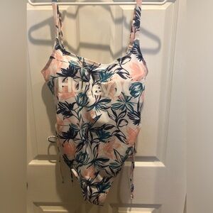 Hurley Woman’s Bathing Suit new with tags 1X